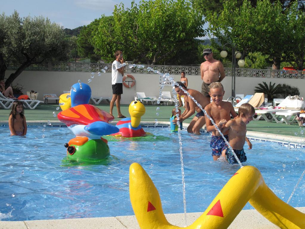 Camping Roca Grossa Calella Eksteriør bilde
